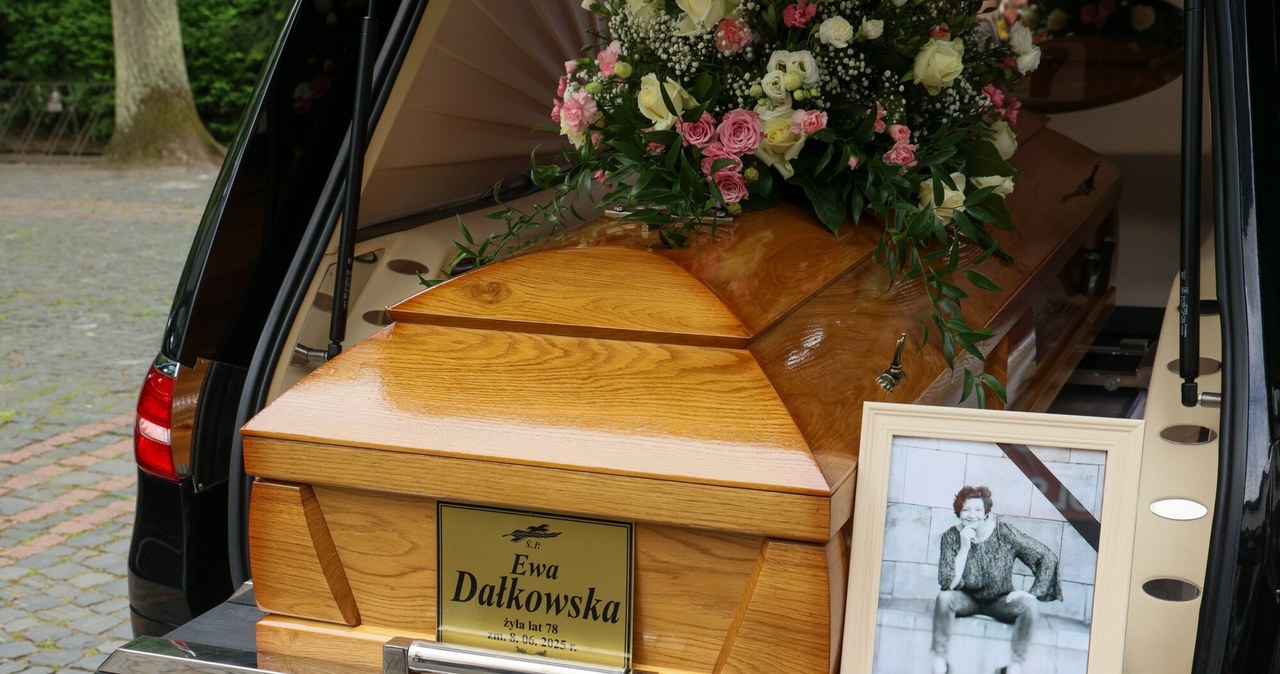 Ostatnie pożegnanie Ewy Dałkowskiej. "Trudno pogodzić się z Jej odejściem"