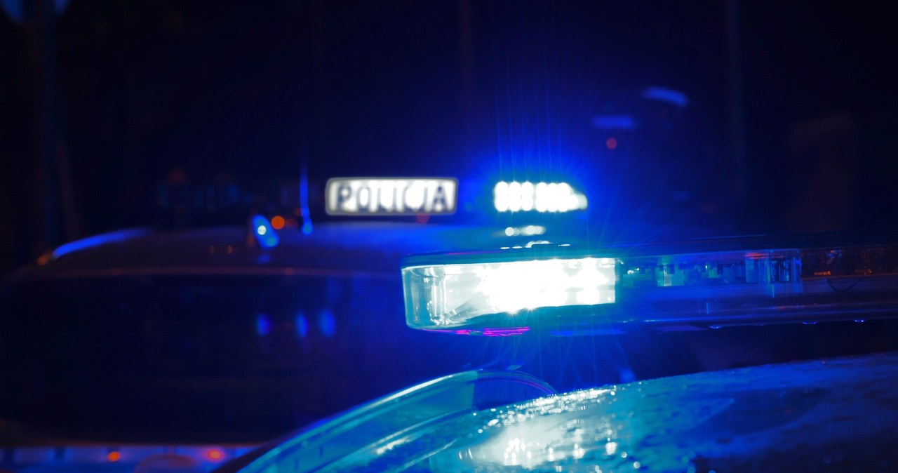 Wypadek w Radzewie. Kobieta i dziecko pod lodem