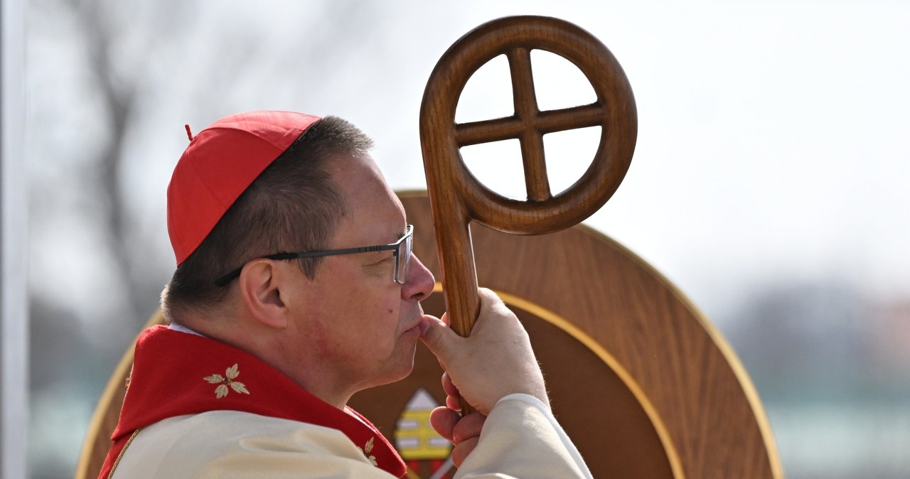 Tłumy w Łagiewnikach. Kard. Ryś: Nie wystarczy dać człowiekowi chleb