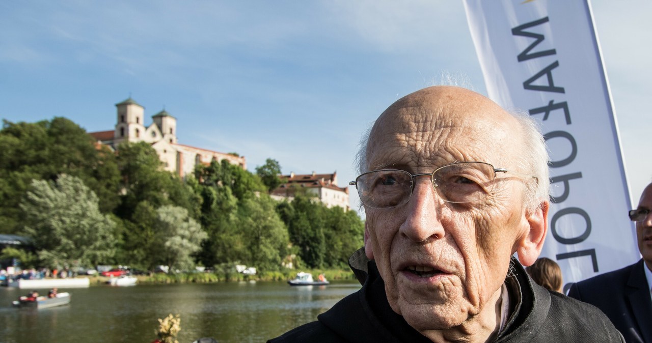 ​O. Leon Knabit w reklamach. Zakonnicy protestują