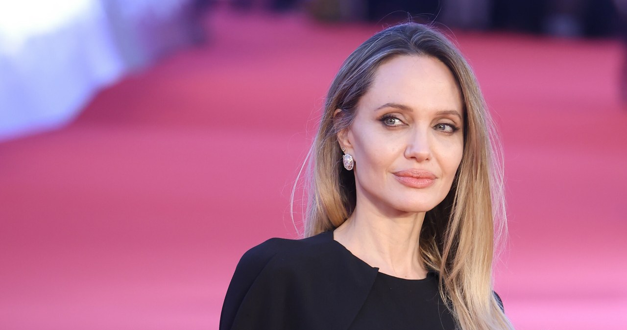 Angelina Jolie po raz pierwszy pokazuje blizny po mastektomii