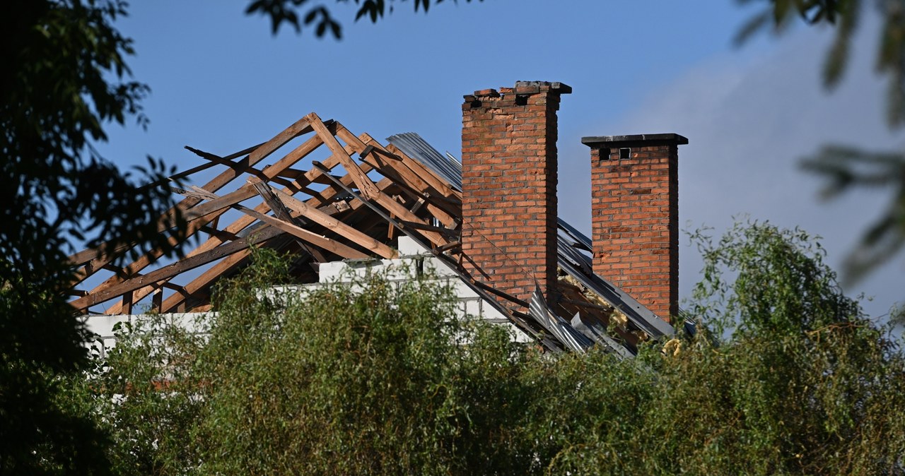 Co naprawdę zniszczyło dach w Wyrykach? Sensacyjne ustalenia "Rzeczpospolitej"