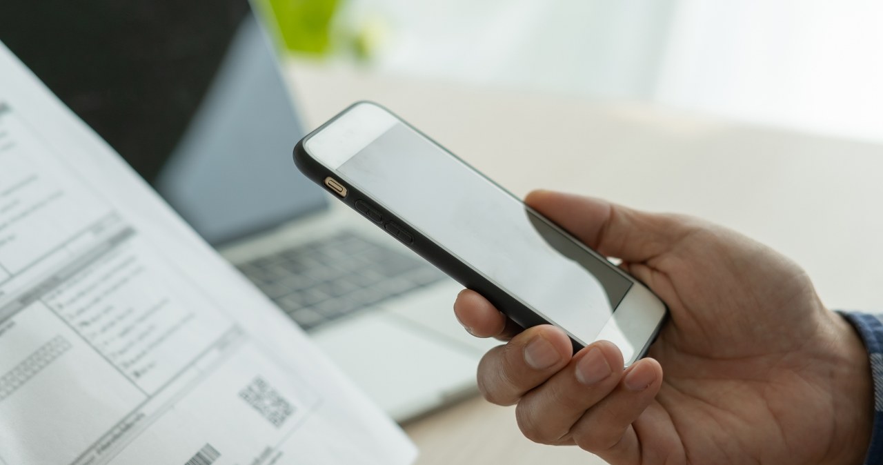 Klienci płacili więcej, niż powinni? Operator sieci komórkowej pod lupą UOKiK