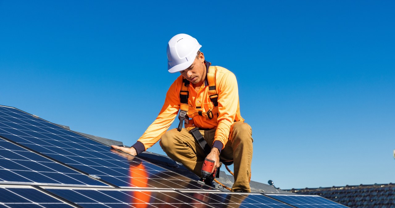 Nie wpuszczaj fałszywego kontrolera fotowoltaiki. URE ostrzega