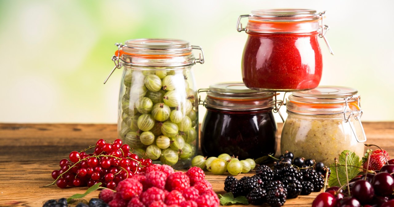 Zatrzymaj lato w słoikach! Z czego warto przygotować domowe przetwory?