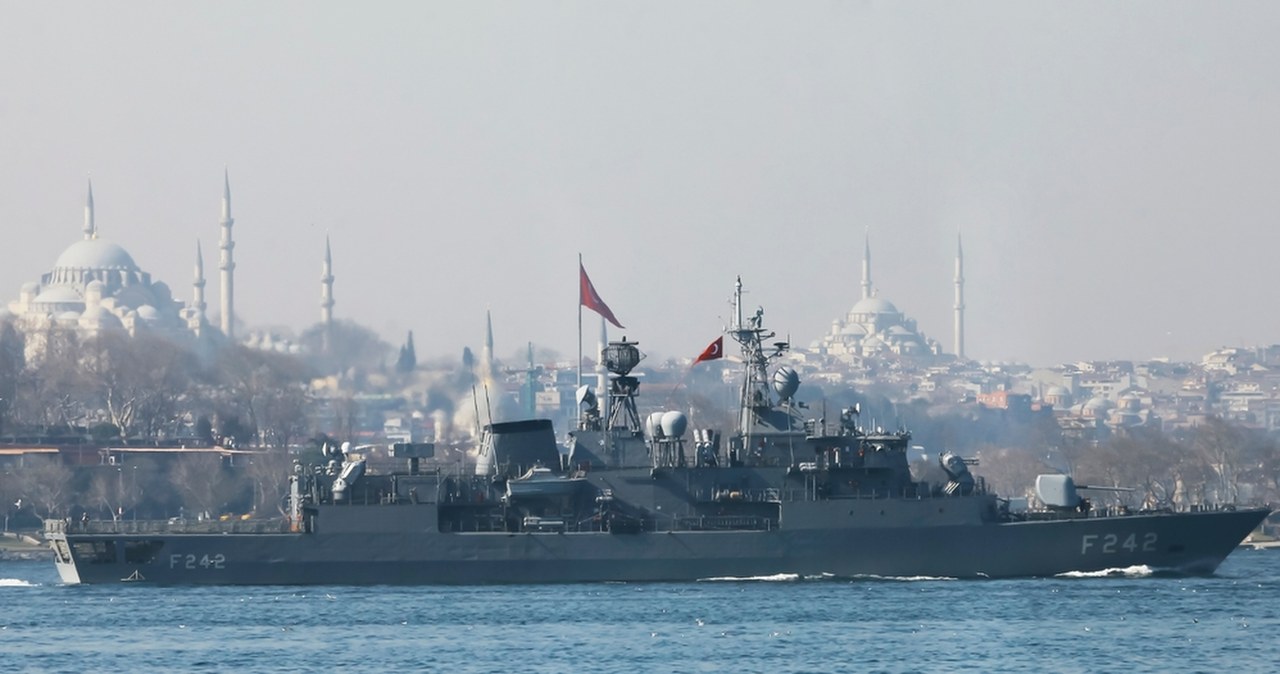 Erdogan ogłasza światu: Turcja buduje gigantyczny lotniskowiec i flotę wojenną