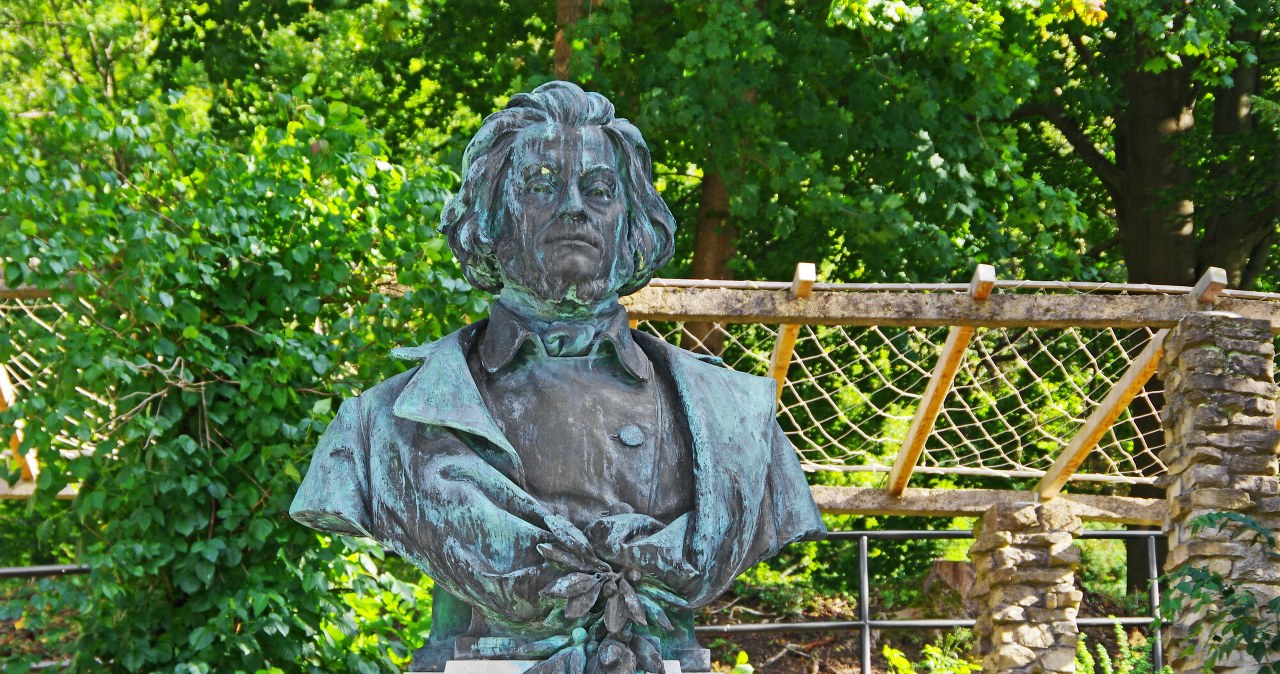 Zmarł na cholerę czy ktoś mu "pomógł"? Rocznica śmierci Adama Mickiewicza