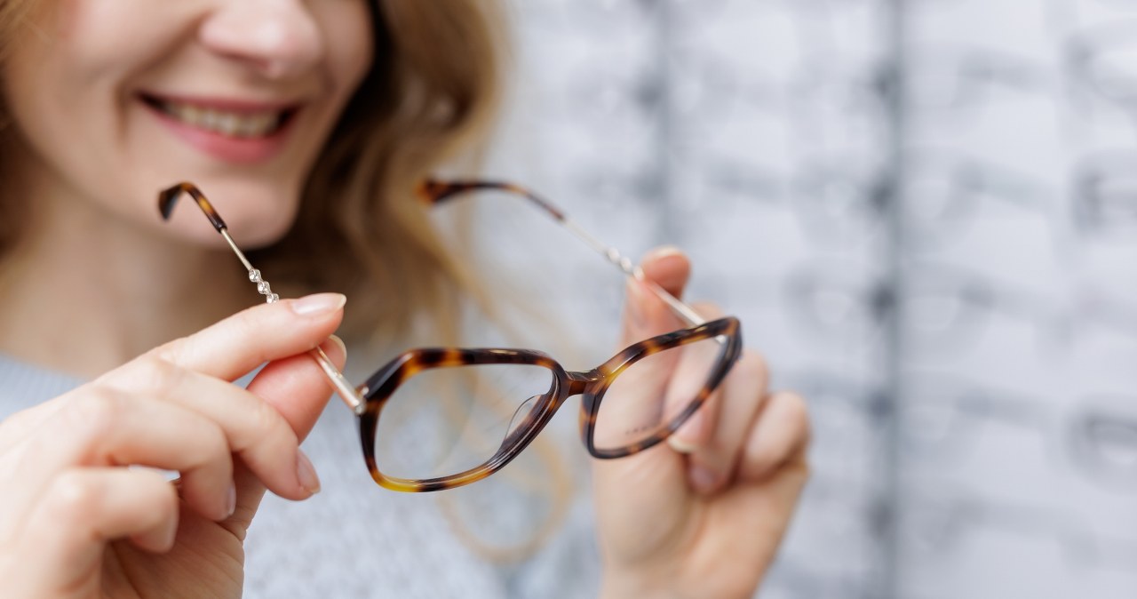 Dofinansowanie NFZ na okulary i soczewki. Kto może otrzymać pieniądze?