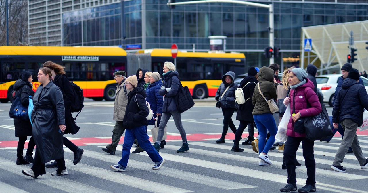 Polska gospodarka na huśtawce. KE ujawnia prognozy na najbliższe lata