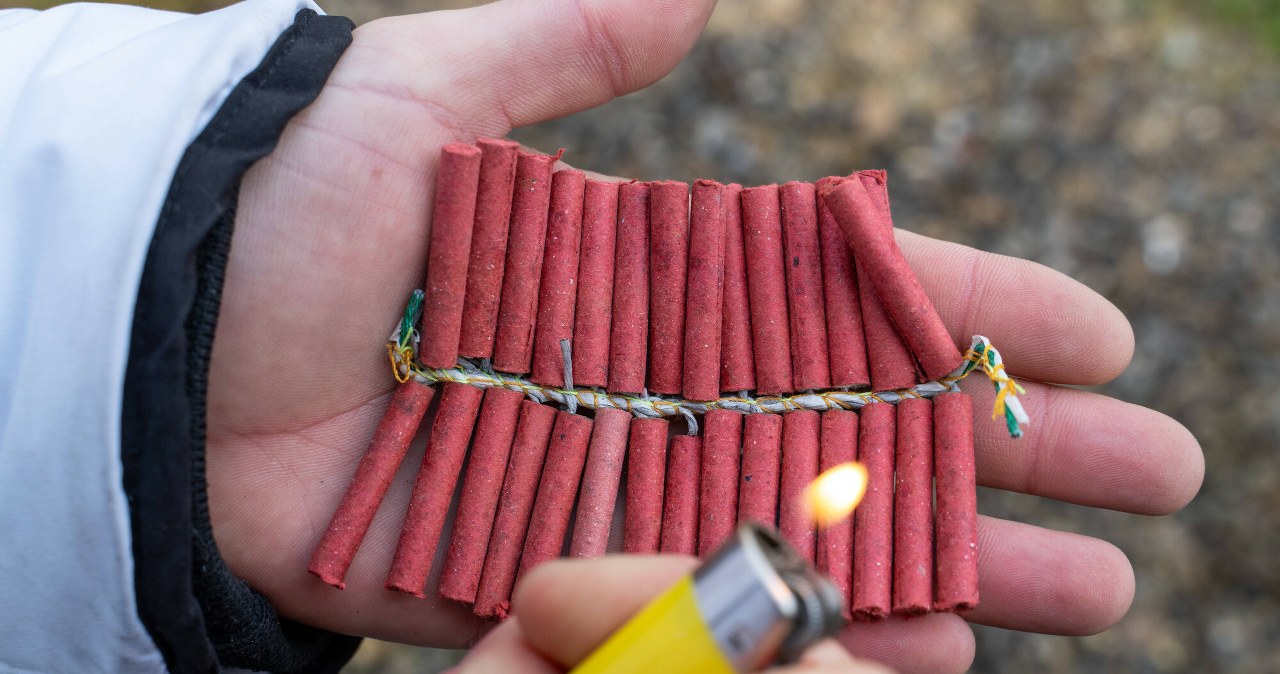 Petarda wybuchła w dłoni 14-latka. Konieczna była amputacja palca