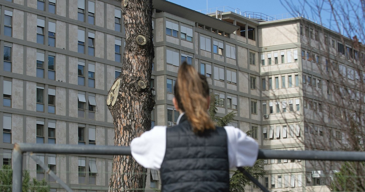 Dla papieża groźny najmniejszy przeciąg. Pojawienie się w oknie wykluczone
