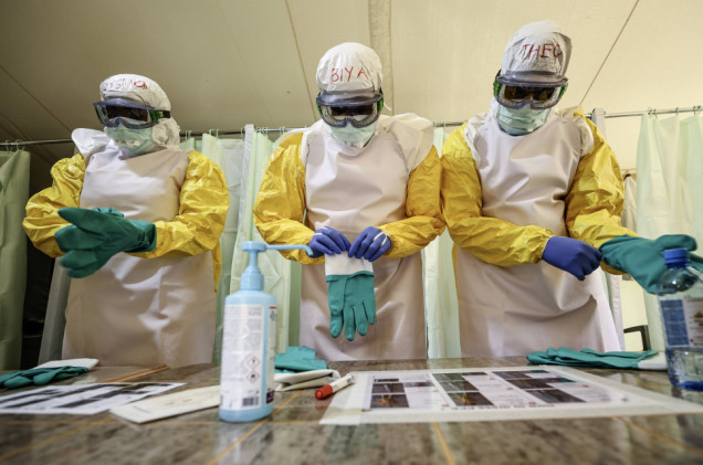 Myśleli, że to tyfus lub malaria. Epidemia eboli trwa dłużej