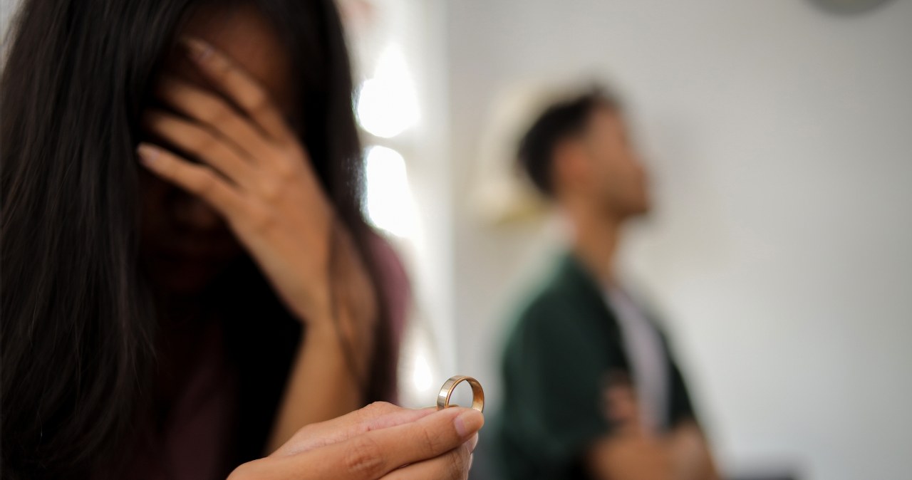 ​Jak rozwodzą się Polacy? Kobiety pytają o dzieci, mężczyźni o majątek