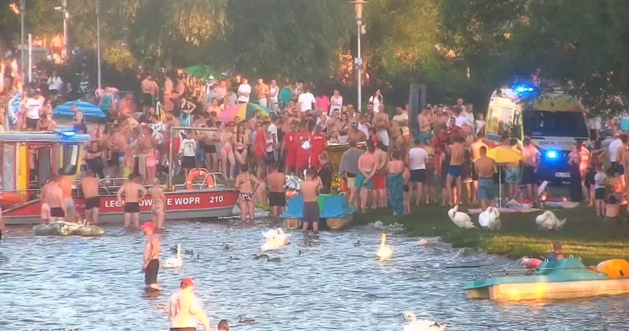 Dramatyczna akcja ratunkowa nad jeziorem. 18-latek zniknął pod taflą wody