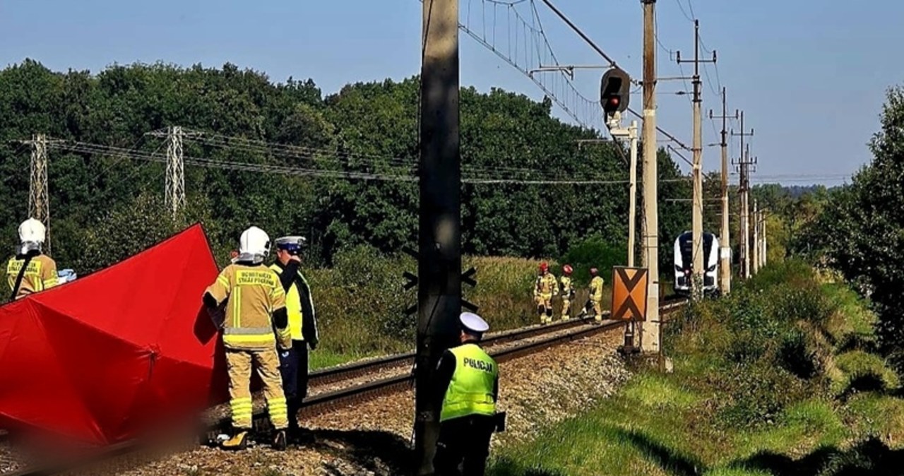 76-latek zignorował sygnały na przejeździe kolejowym. Zginął na miejscu