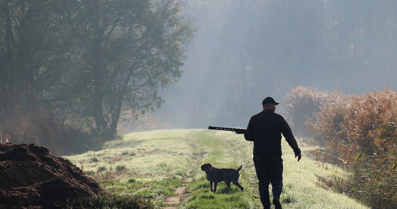 Śmierć na łąkach Milejowa. Myśliwemu, który zastrzelił kolegę, grozi dożywocie