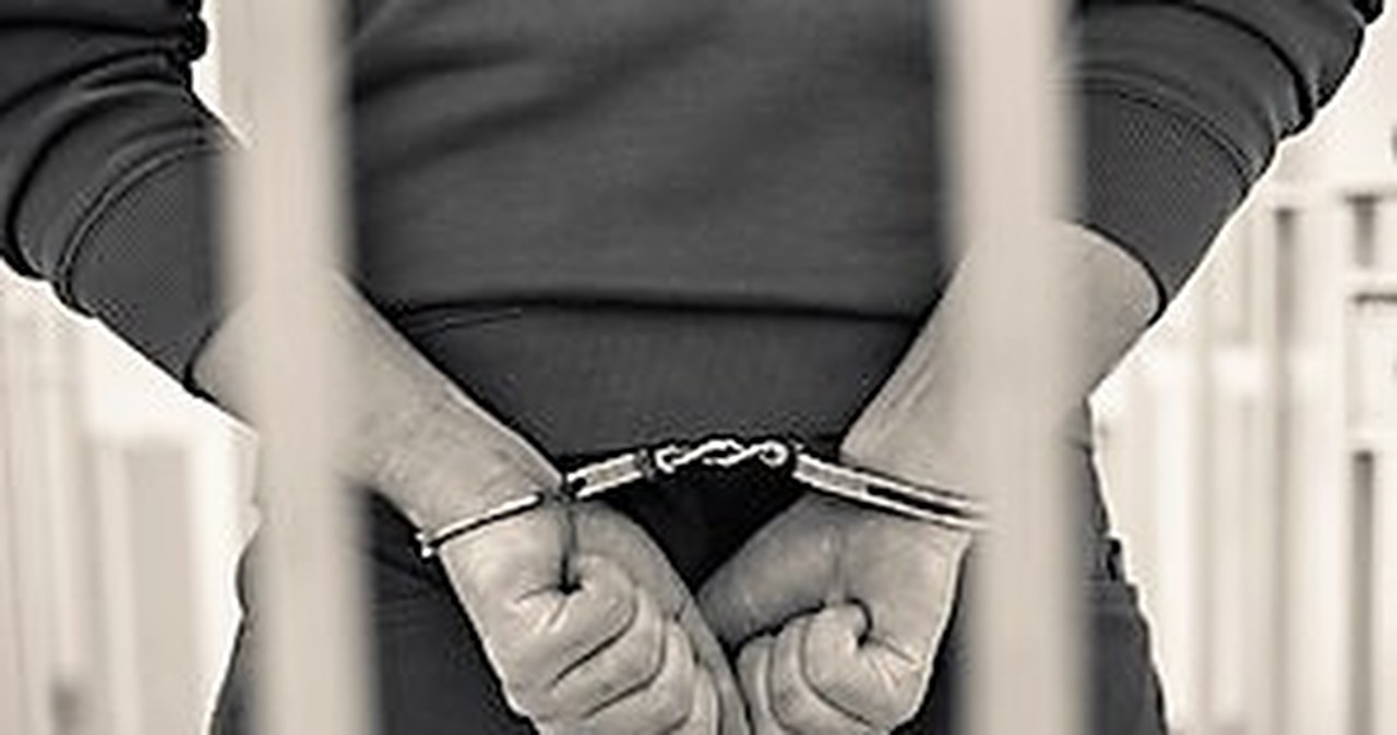 Próbował zabić matkę i jej partnera. Trafił za kraty