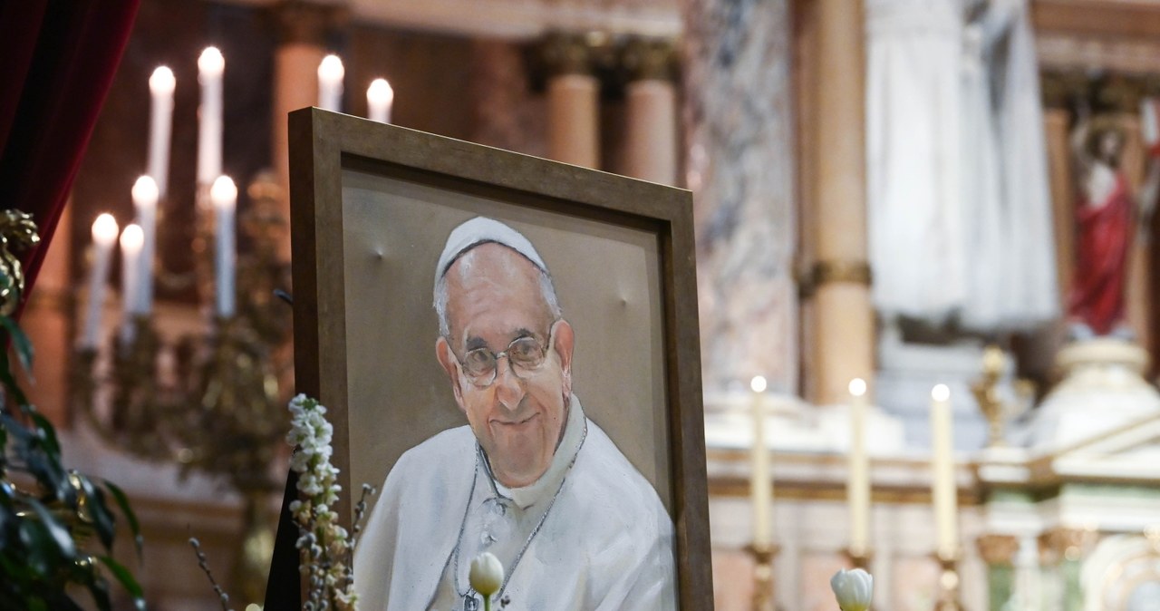 Pogrzeb papieża Franciszka. Światowe delegacje, skromny grób i anonimowy darczyńca