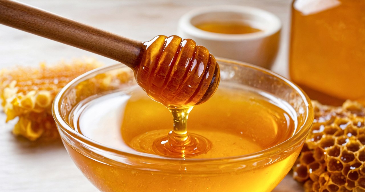 Możesz przeżyć słodkie rozczarowanie. Chiński i ukraiński miód zalewa Polskę