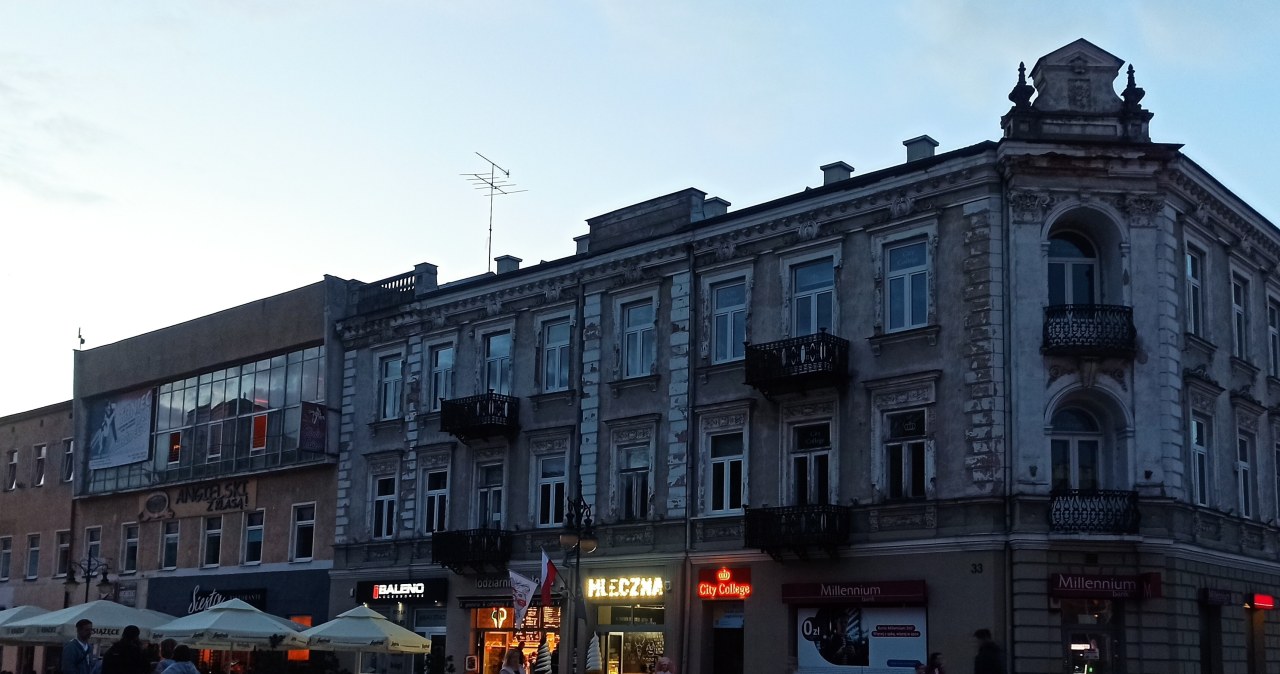 Zapytali Ukraińca o papierosa. Zarzuty za brutalny atak w centrum Radomia