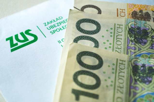 ZUS wypłaci nawet 4353 zł brutto miesięcznie. Kto może liczyć na wsparcie?