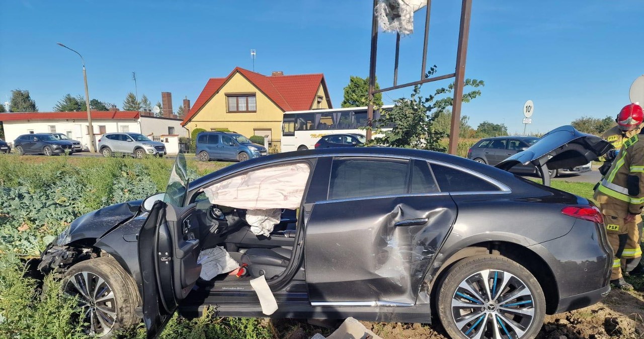 Wypadek znanej pary aktorów. Kobieta uderzyła w ich auto