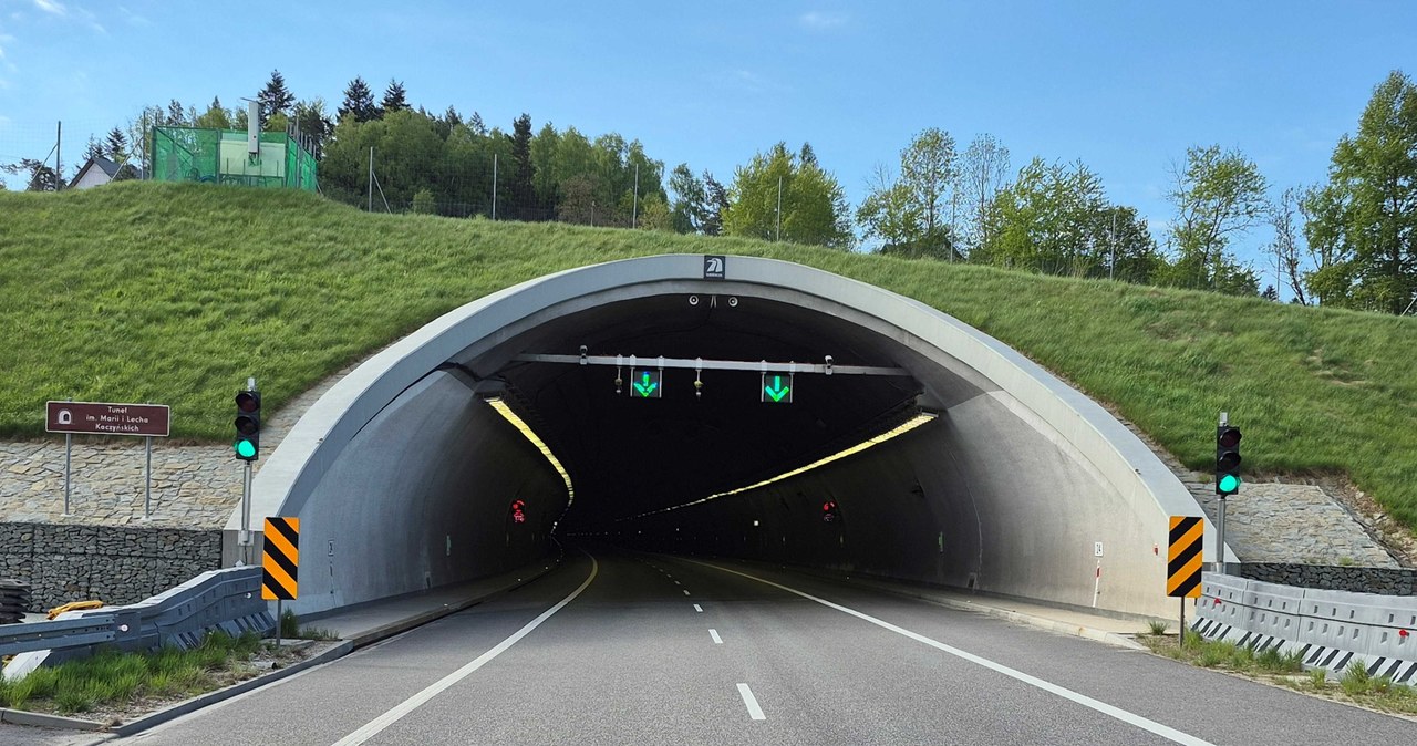 Dokładnie to policzyli. Rekordowy ruch w tunelu na zakopiance
