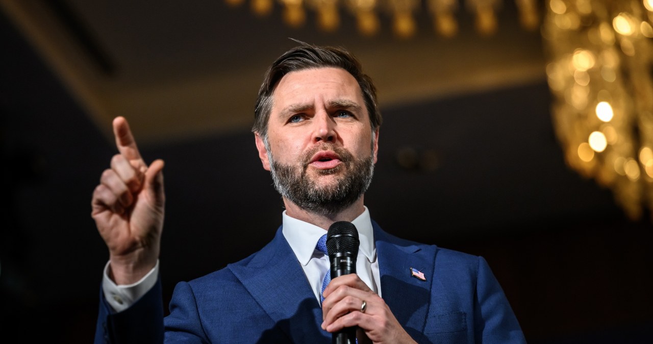 "Było trochę grożenia, ale ostatecznie osiągnęliśmy postęp". Vance o rozmowach z Iranem