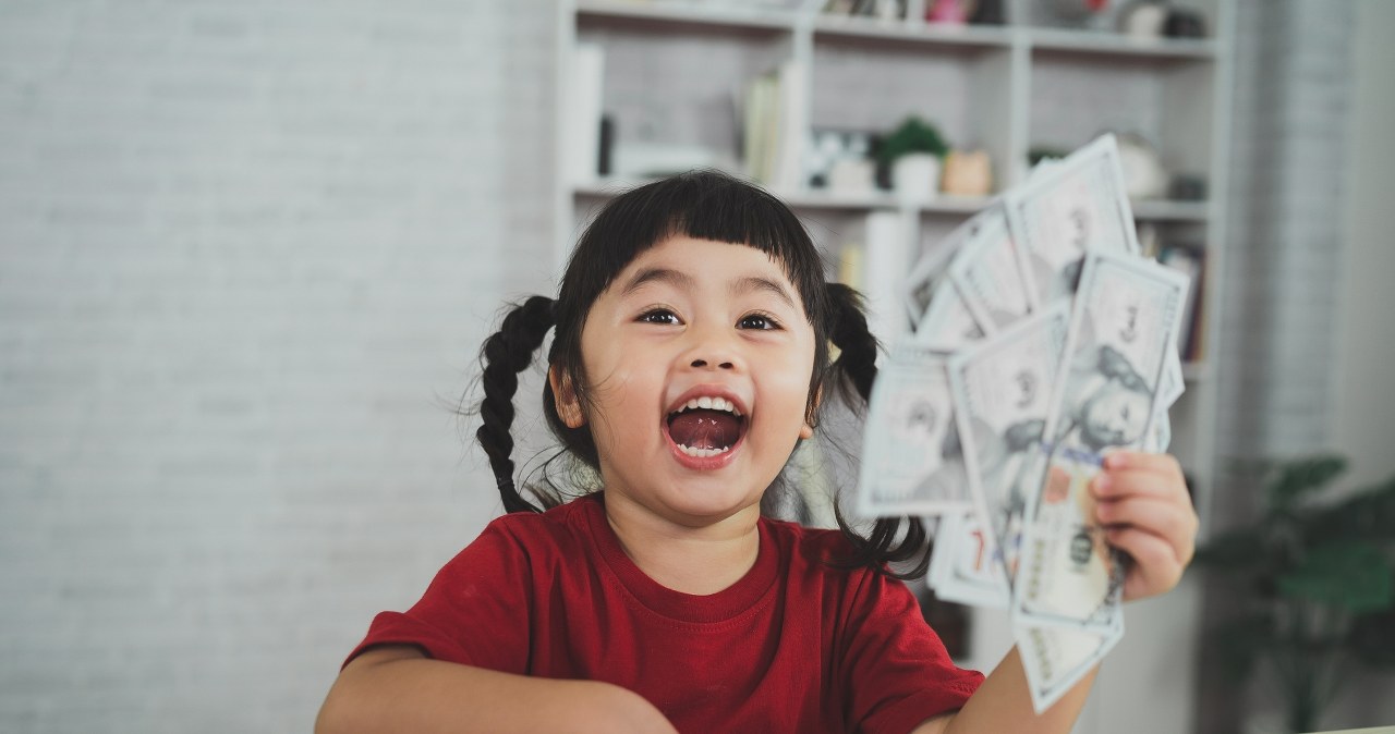 Każde dziecko dostanie 1000 dolarów. Nowy program ruszy w 2026 roku