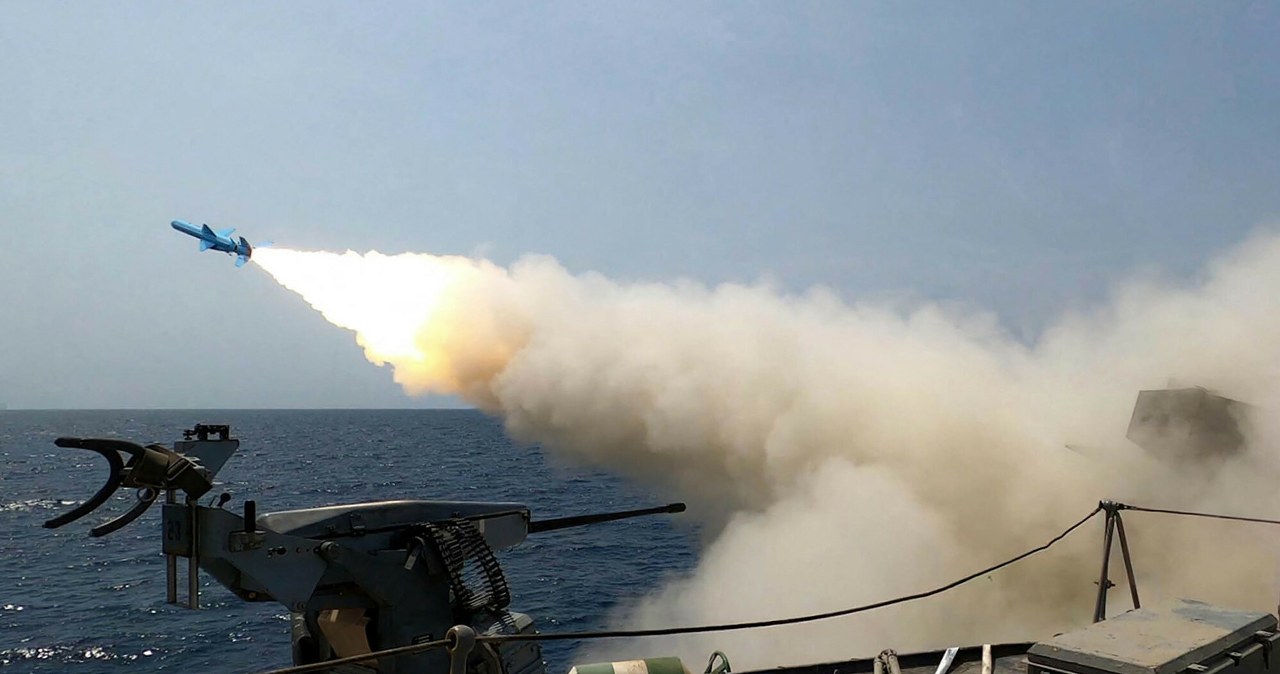 2000 km zasięgu, ponad tona ładunku. Iran ujawnia nową broń