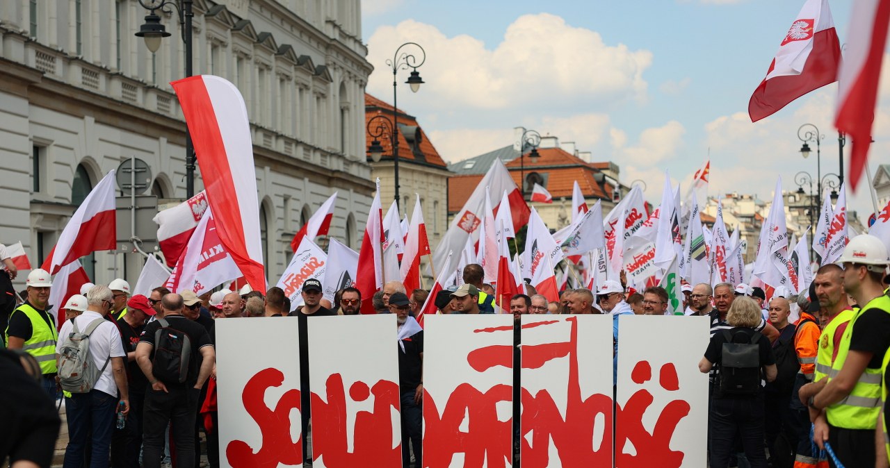 "Panie Tusk, liczy pan już?". Wielka demonstracja w Warszawie