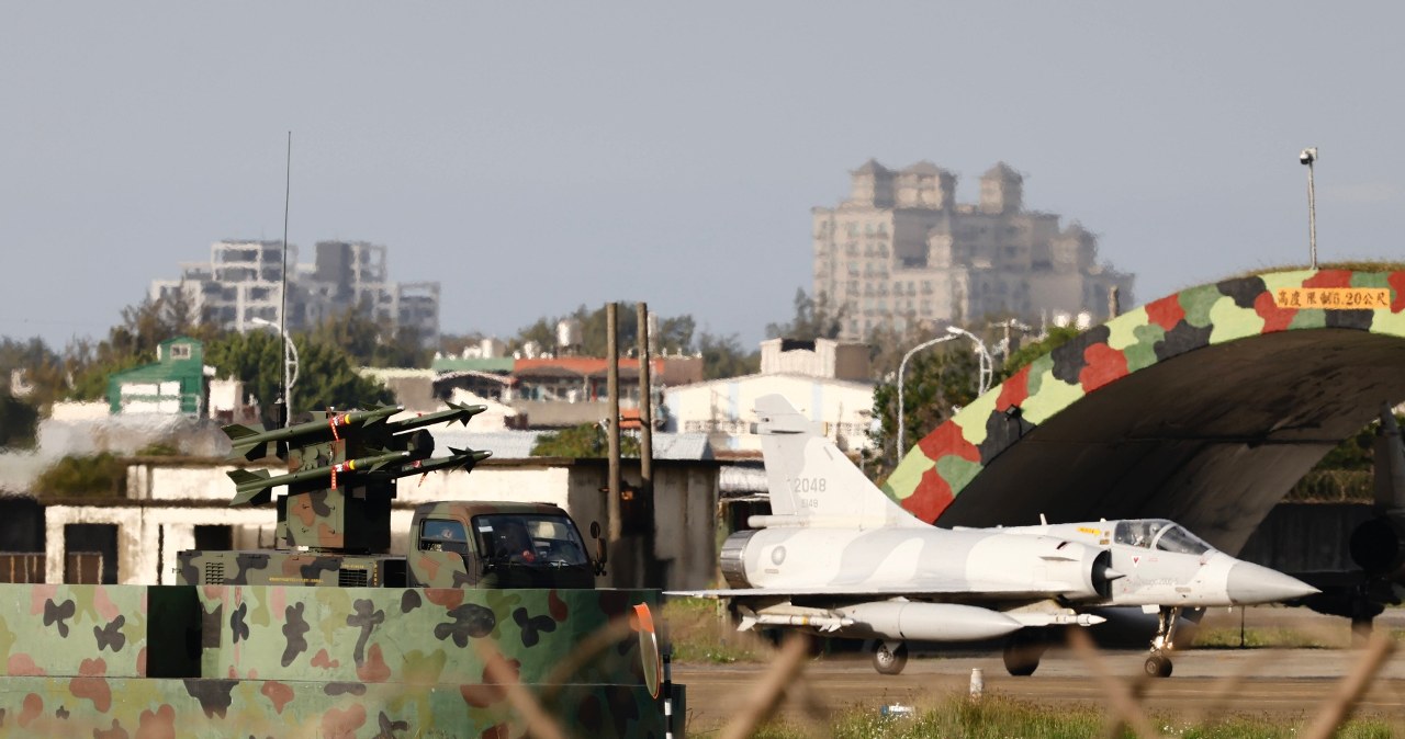 Kolejny ruch Chin. Tajwan utrzymuje gotowość