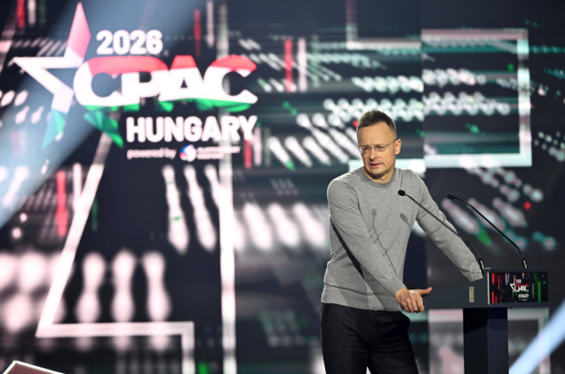 „Absolutne marnotrastwo”. Zawrotne koszty lotów byłego szefa MSZ Węgier