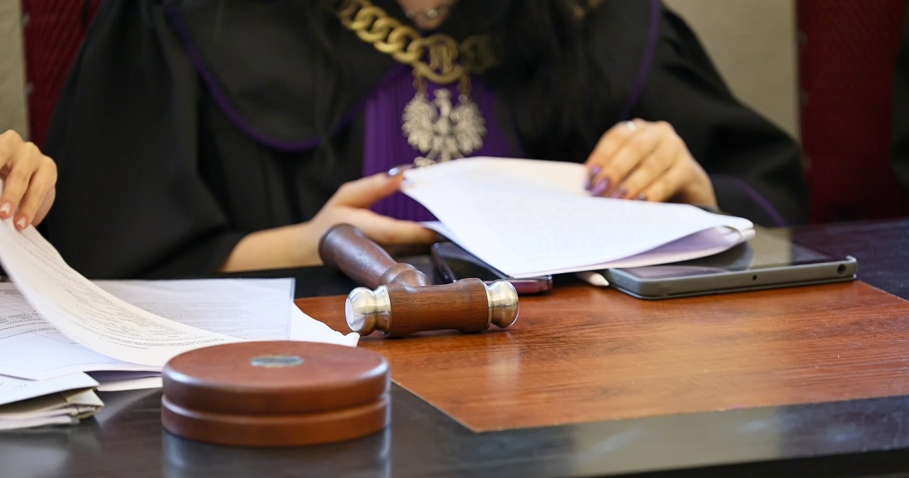 Poparzony 1,5-roczny chłopczyk w łóżeczku. Rodzice usłyszeli wyrok