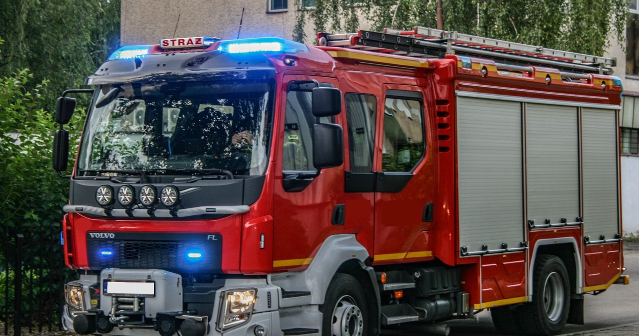 Nocny pożar kamienicy. Przebywali w niej bezdomni