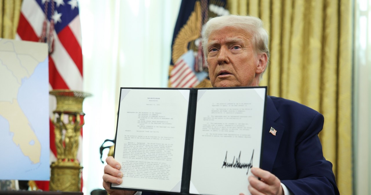 Ofensywa celna Trumpa. Prezydent podpisuje dokument dla "równych warunków gry"