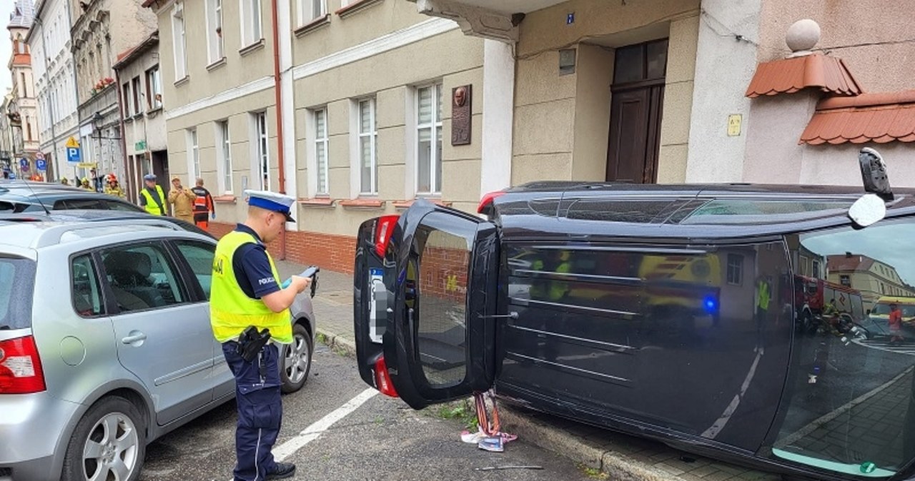Kierowca celowo potrącił 5 osób. Policja apeluje o pomoc