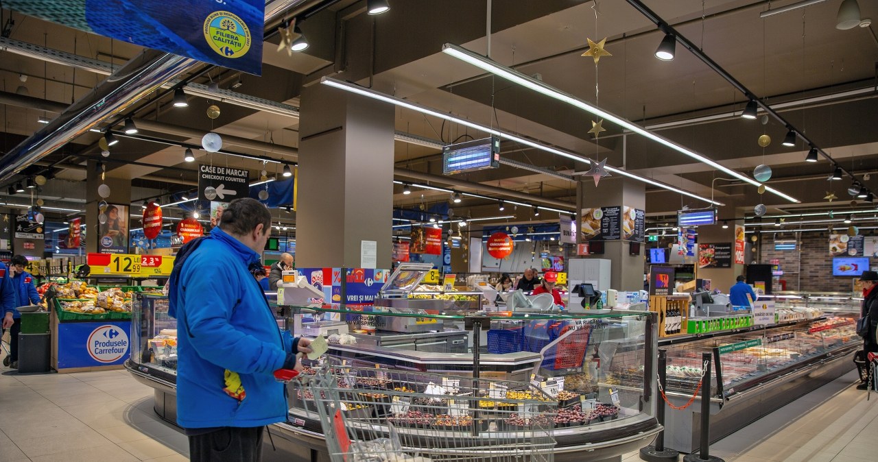 Francuska sieć znika z Włoch. Co z polskimi sklepami?