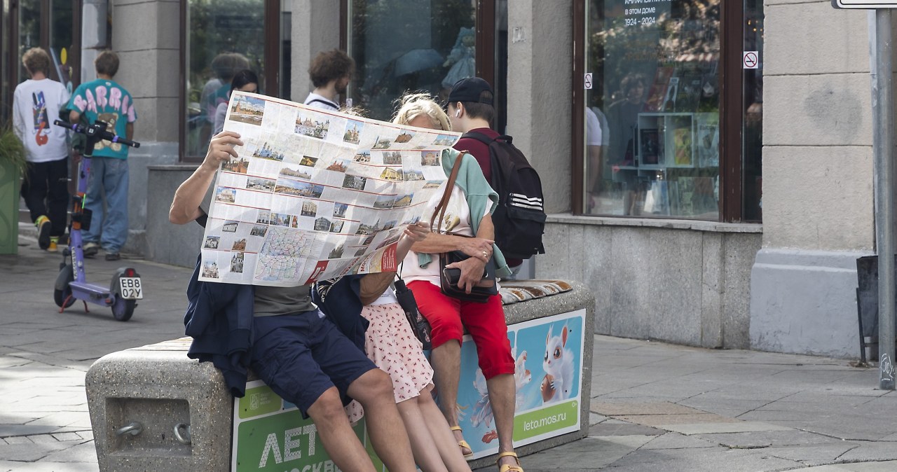 Rosjanie wracają do krótkofalówek i papierowych map. "Biała lista" Kremla