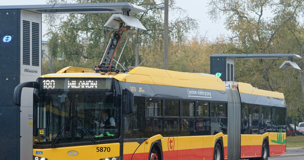 Warszawa stawia na elektryki. 80 nowych pojazdów trafi na stołeczne ulice
