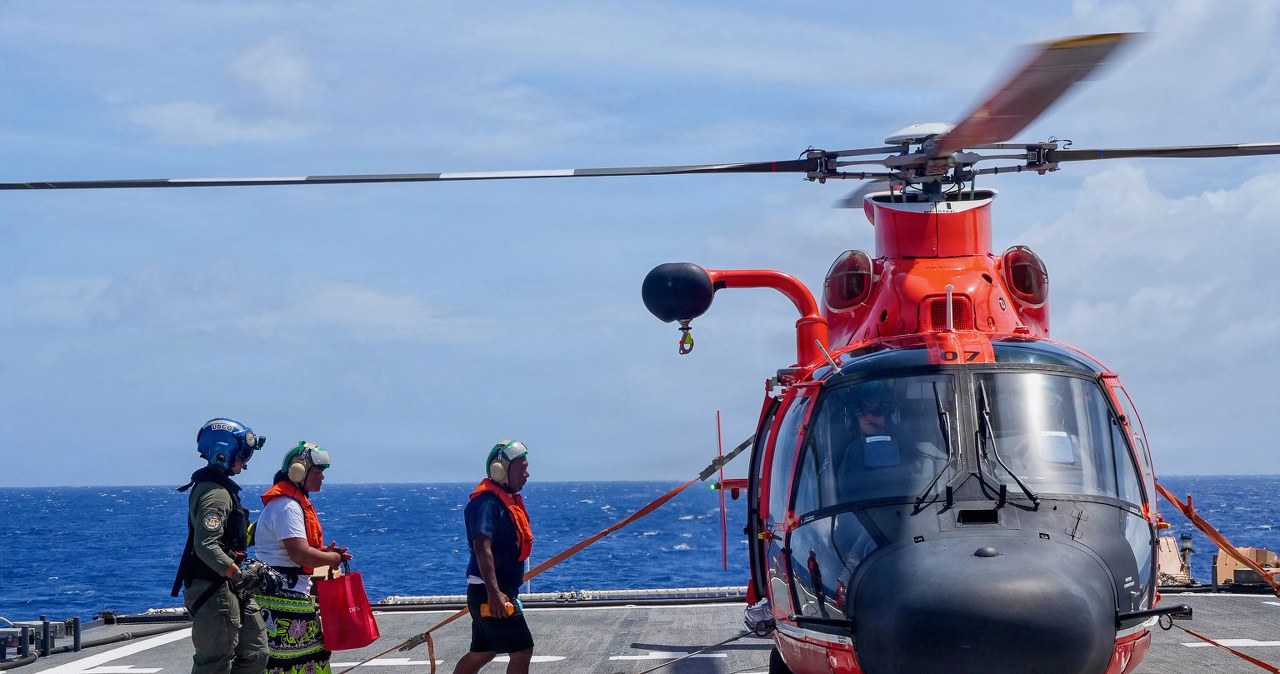 Tydzień walki o przetrwanie na oceanie. Koszmar trzyosobowej rodziny