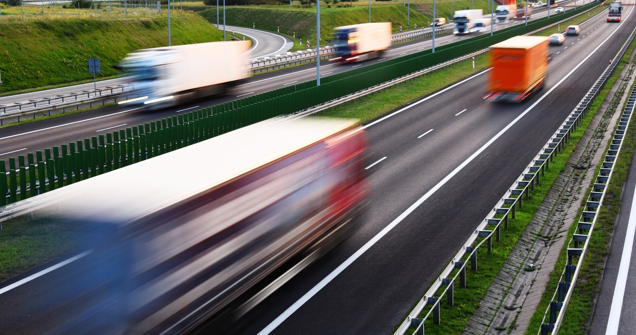 Od grudnia zmiany na polskich drogach. Nowe opłaty i surowe kary dla kierowców