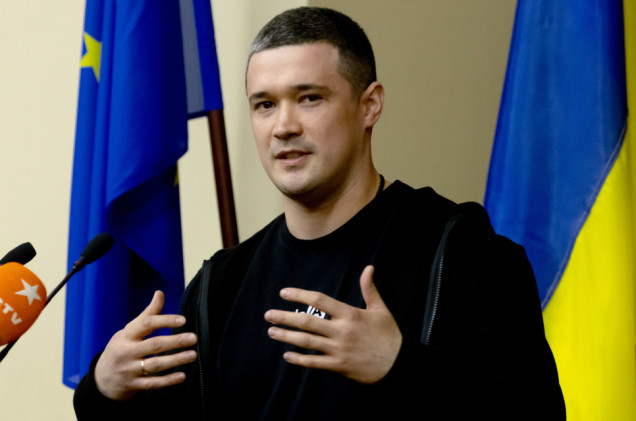 Wstrząs w Kijowie. Zełenski odsuwa kluczowego ministra przez konflikt z armią