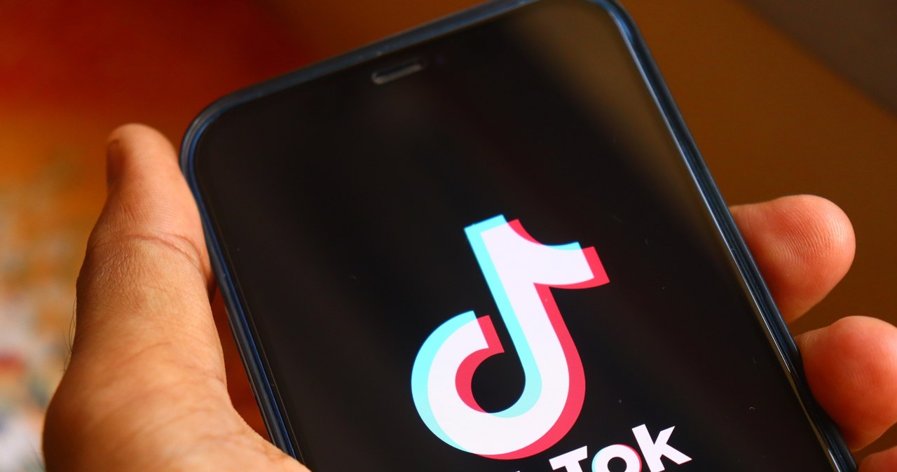 Neonaziści rekrutują 12-latki przez Telegram, TikTok czerpie zyski z ekstremizmu
