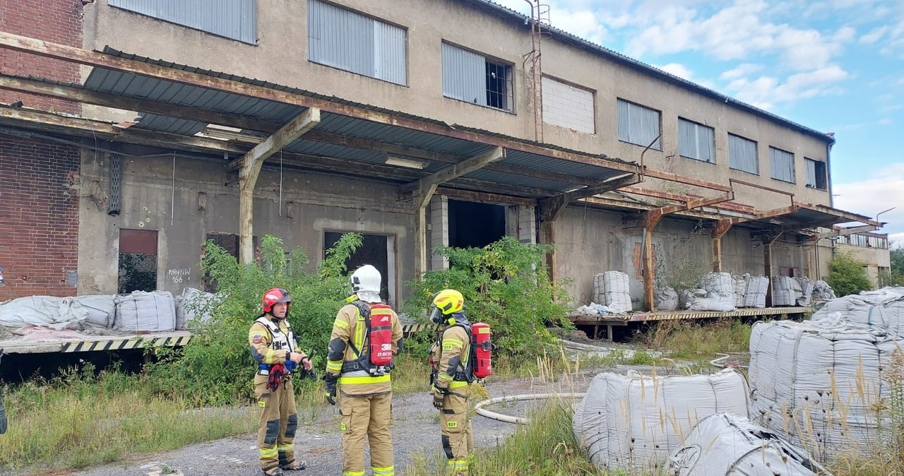 ​Pożar w dawnej cukrowni. Kłęby dymu widoczne z kilkunastu kilometrów