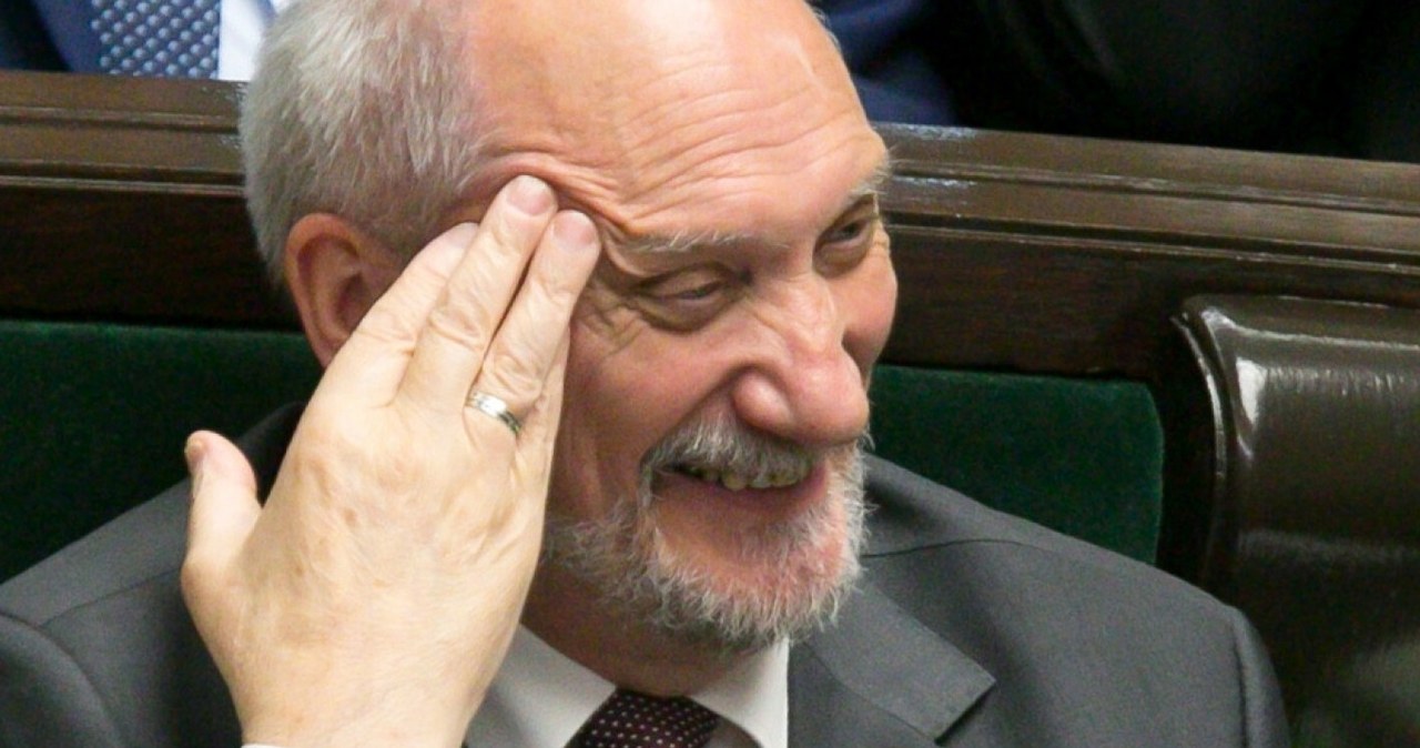 ​Ściśle tajny wniosek w sprawie Macierewicza