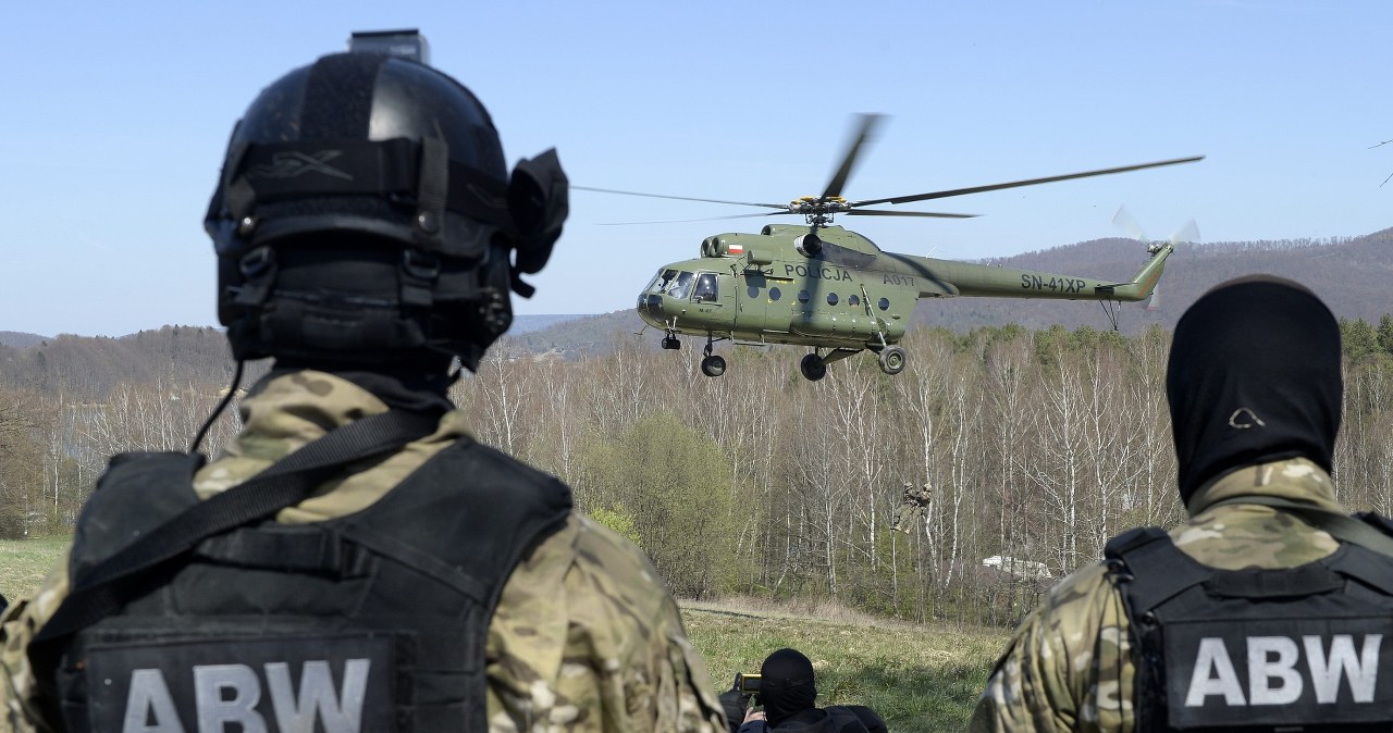 Przygotowywali akty dywersji w Polsce. 55 osób zatrzymanych