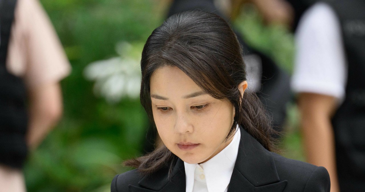 Kontrowersyjny kościół, luksusowe prezenty a na koniec odsiadka. Była pierwsza dama skazana