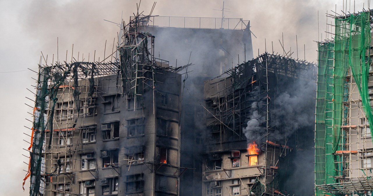 Nie słyszeli alarmów. Ogromna liczba ofiar pożaru wieżowców