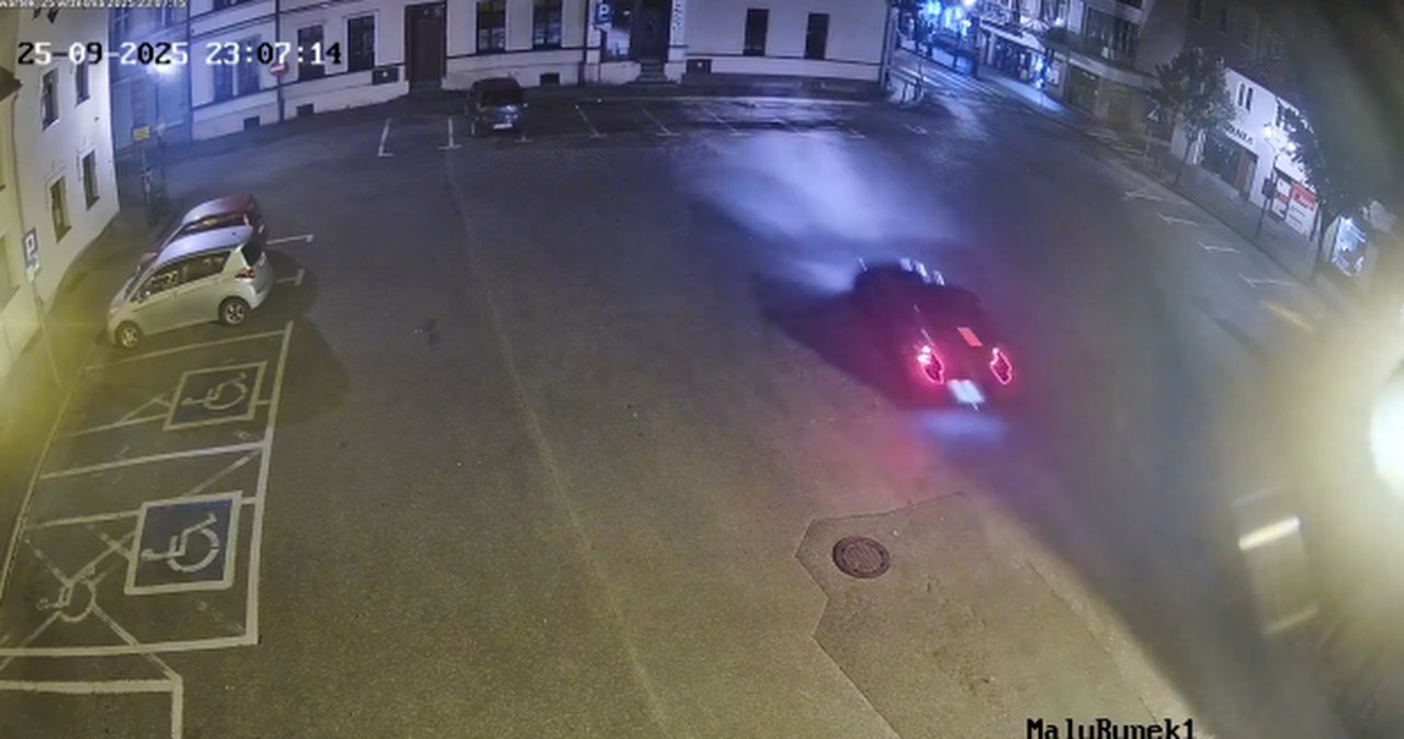 19-latka rozbiła bmw o budynek. Winę zrzuciła na... kota